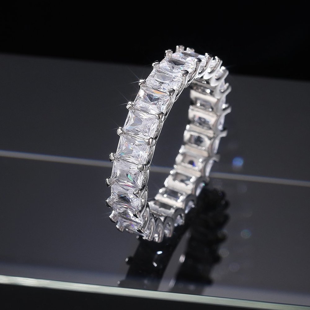 💞925 Sterling Silver Plated Clear CZ Eternity Wedding/UNVN12103
